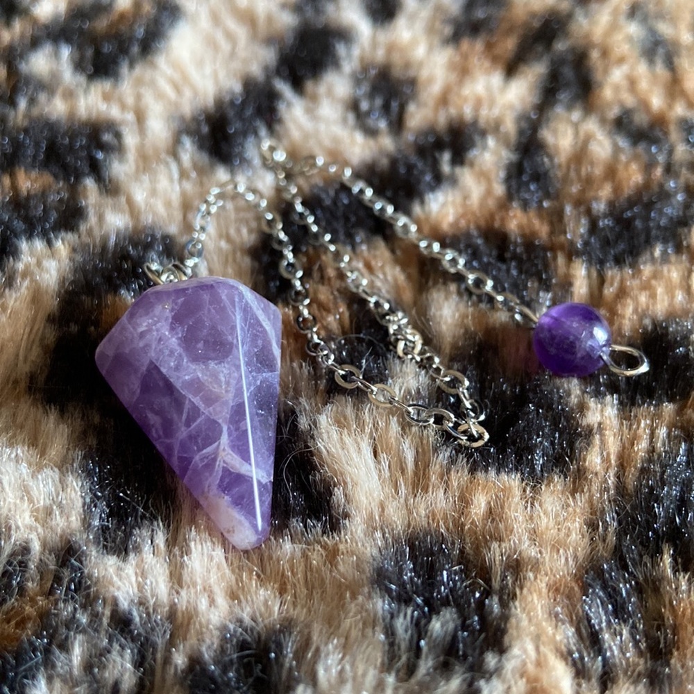 Amethyst 🎄 stone pendulum divination scrying tool - Picture 4 of 7